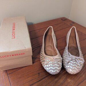 Lucky Brand Shoes Slip On Flats LP-Sargena Dusty Sand/Platinum Ladies sz 11 NIB